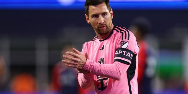 《马卡报》统计的梅西助攻早就超400个！达到435个！