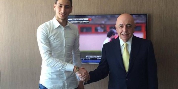 出道10年！2015年3月16岁多纳鲁马与米兰签订合同，10月意甲首秀